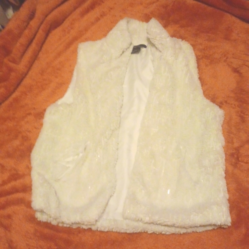 White fuzzy vest from cejon